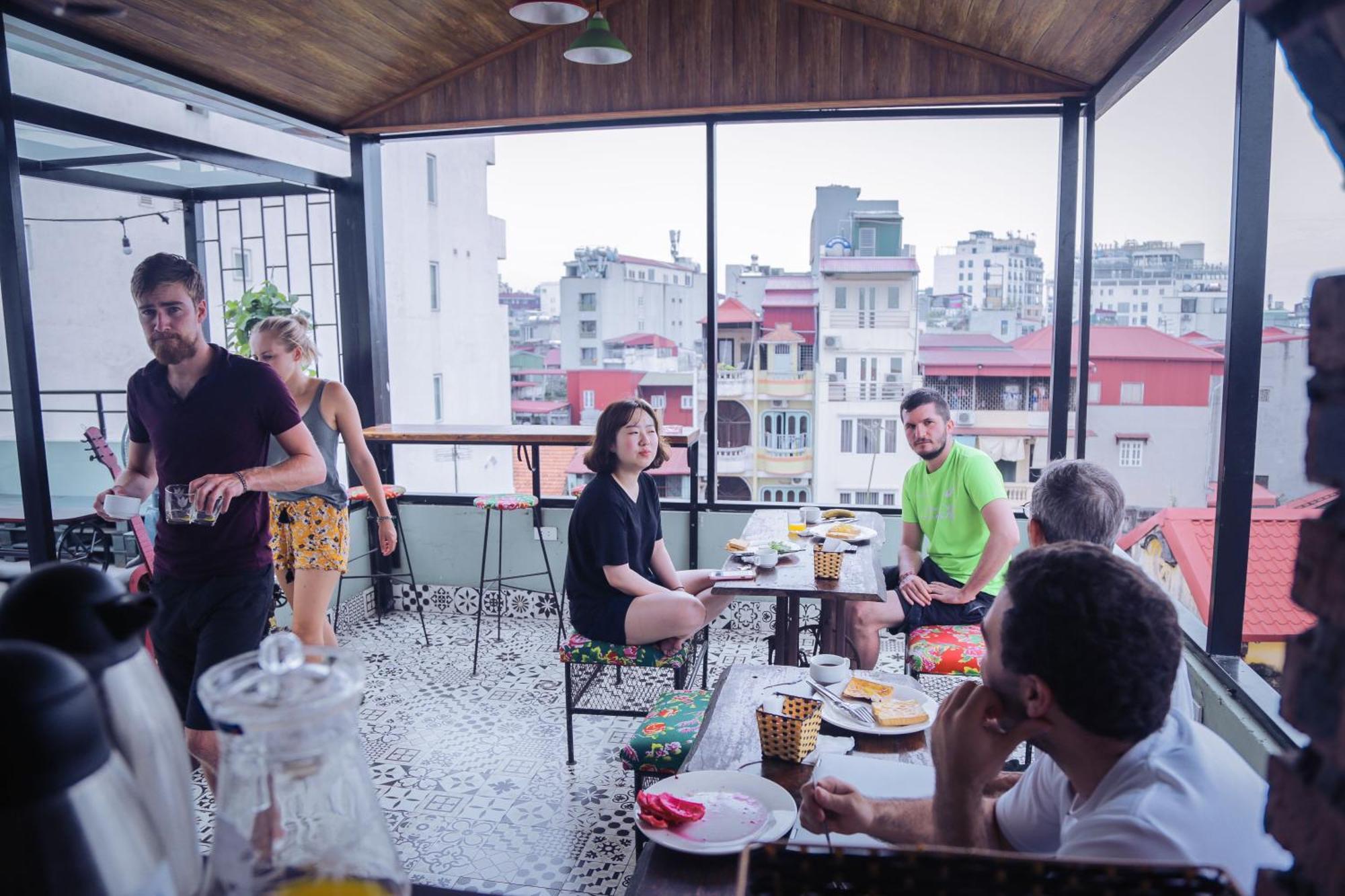 Halley Hostel Hanoi Exteriör bild