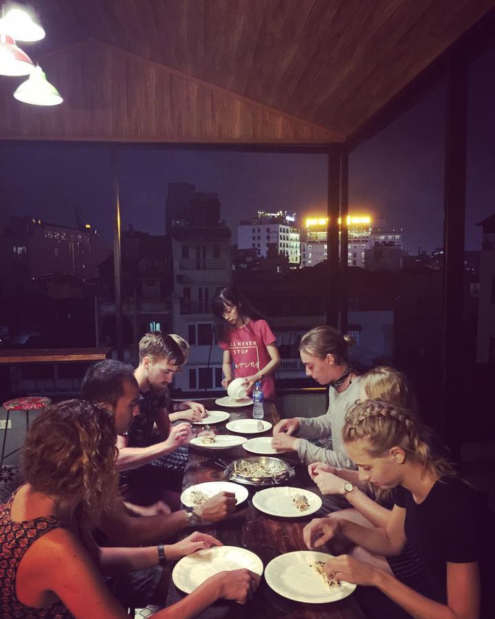 Halley Hostel Hanoi Exteriör bild