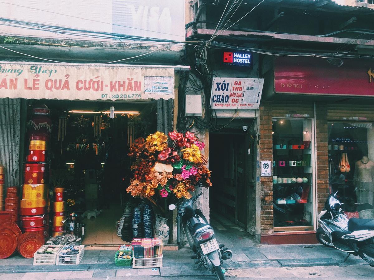 Halley Hostel Hanoi Exteriör bild