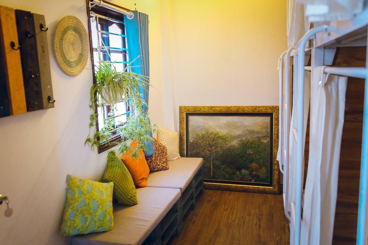 Halley Hostel Hanoi Exteriör bild